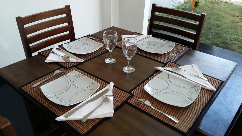 Ocean Voyage Hotel Tangalle Exterior photo